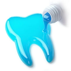 Fluorid-Zahnpasta zur Nagelpilz Behandlung