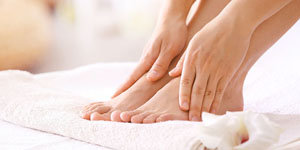 How to treat fungal nail infection + treatment tips